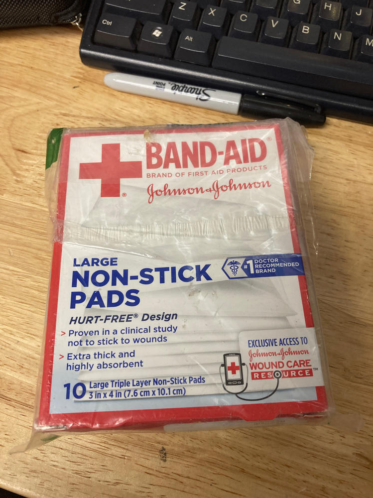 BANDAID First Aid NonStick Pads, Large, 3 in x 4 in, 10 ea (Pack of 7
