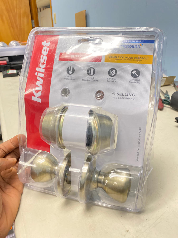 Kwikset 695 Tylo Entry Knob and Double Cylinder Deadbolt Combo Pack in