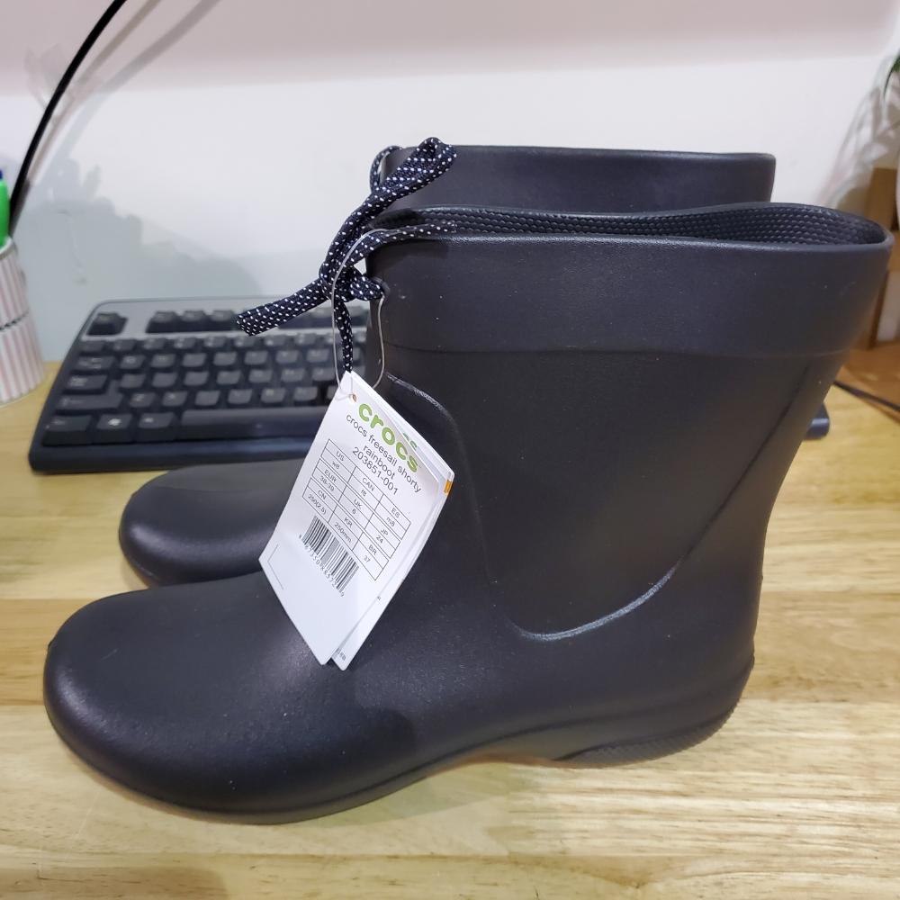 crocs freesail shorty rainboot