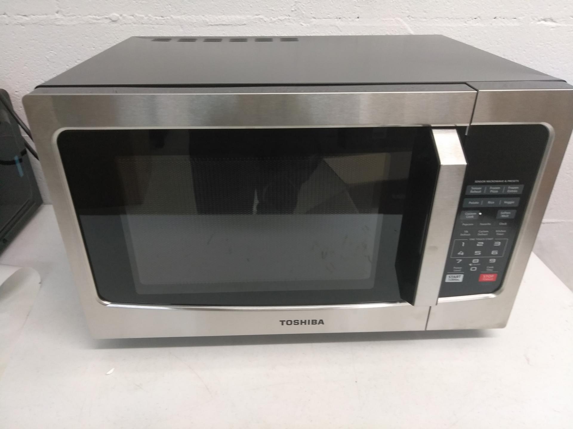 Toshiba EM131A5CSS Microwave Oven with Smart Sensor 1.2 Cu Ft