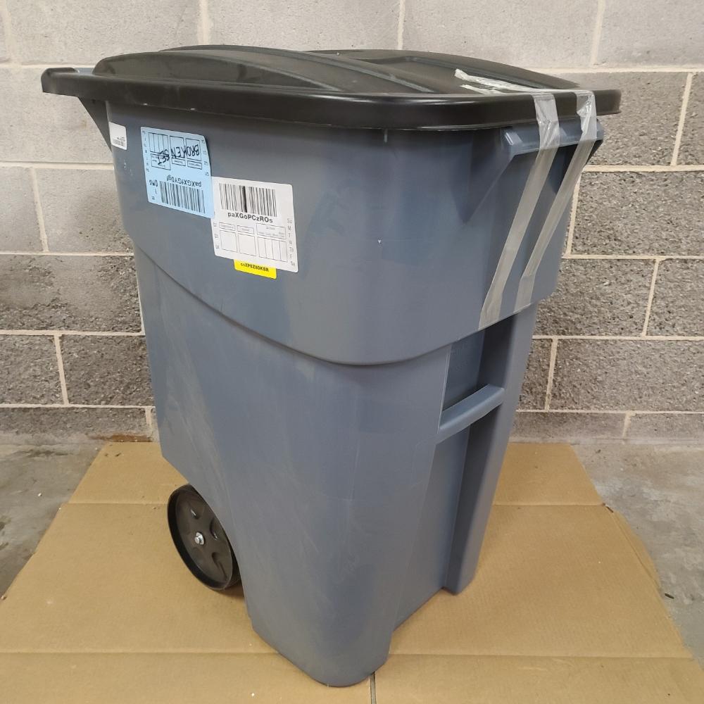 Rubbermaid Trash Cans