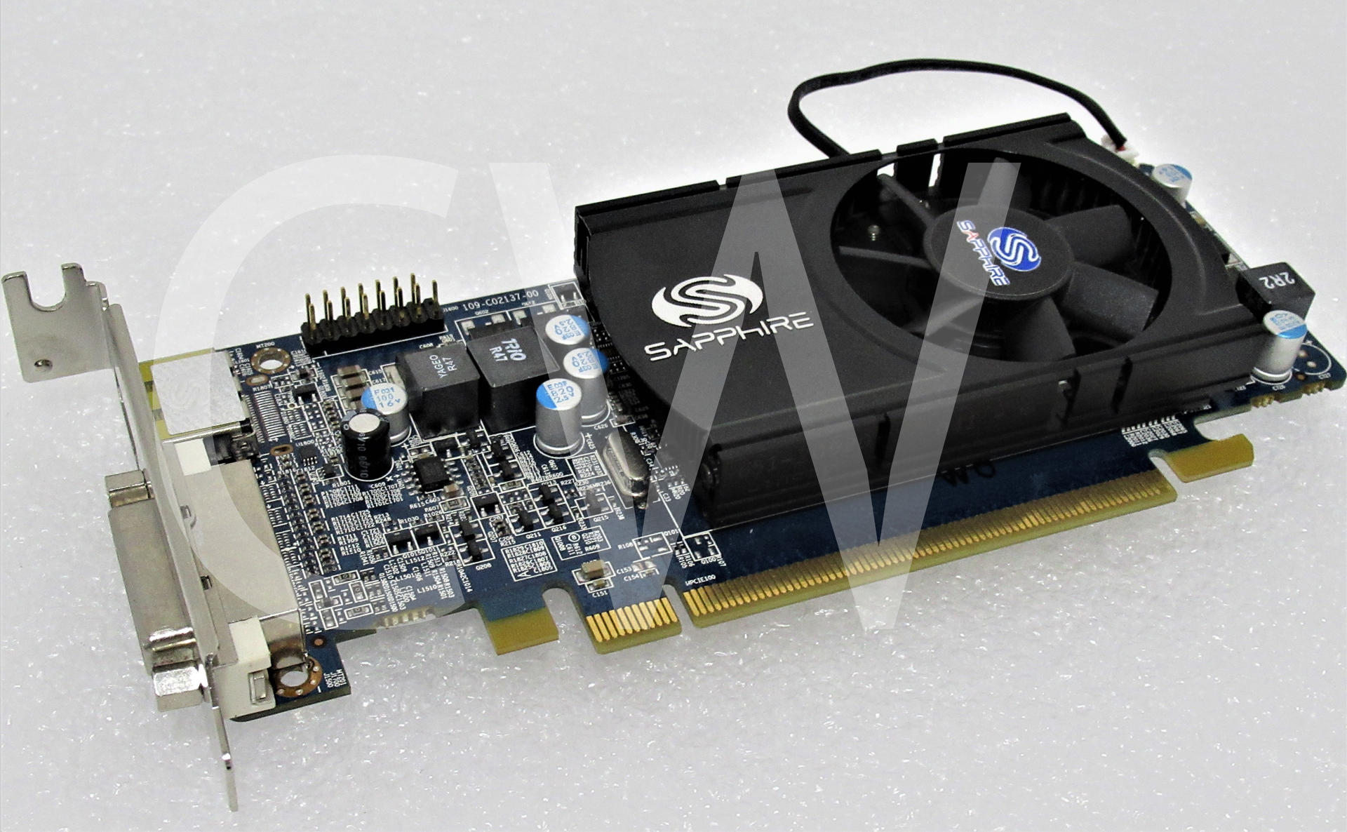 11167-04 Sapphire Radeon HD5570 1GB DDR3 PCI-Express VGA/DVI-I/DP