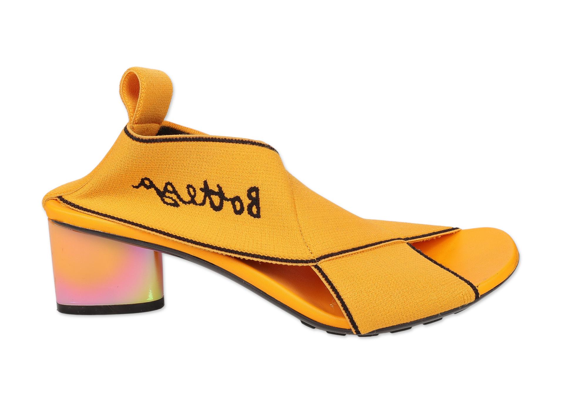 サンダル・ミュール BOTTEGA VENETA Women Sandals 690022VBSF0 7593 ORANGE Bottega Veneta: Orange Stretch Strap Sandals | SSENSE