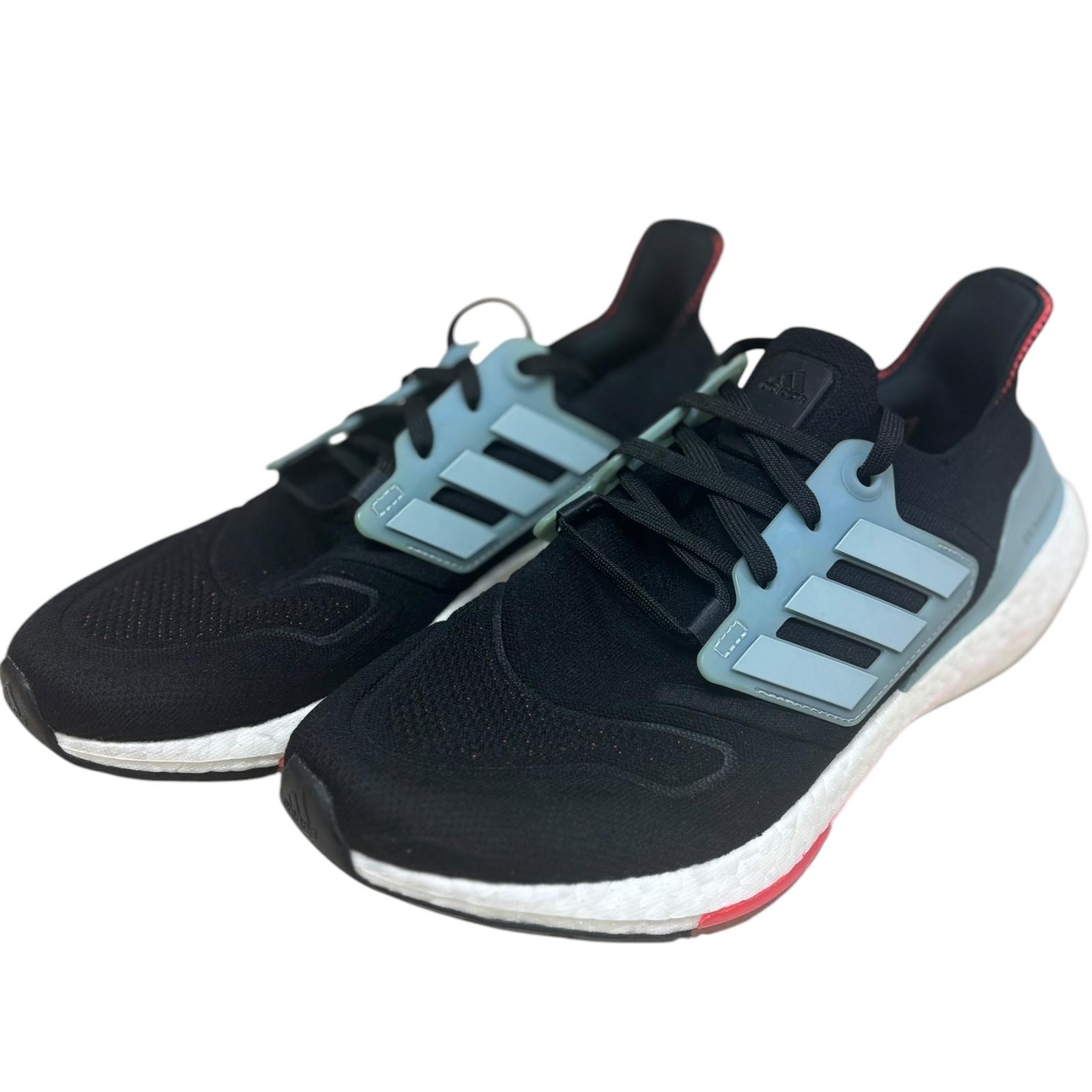 adidas Men Ultraboost 22 Running Shoe Black/Magic Grey/Turbo  display picture 2