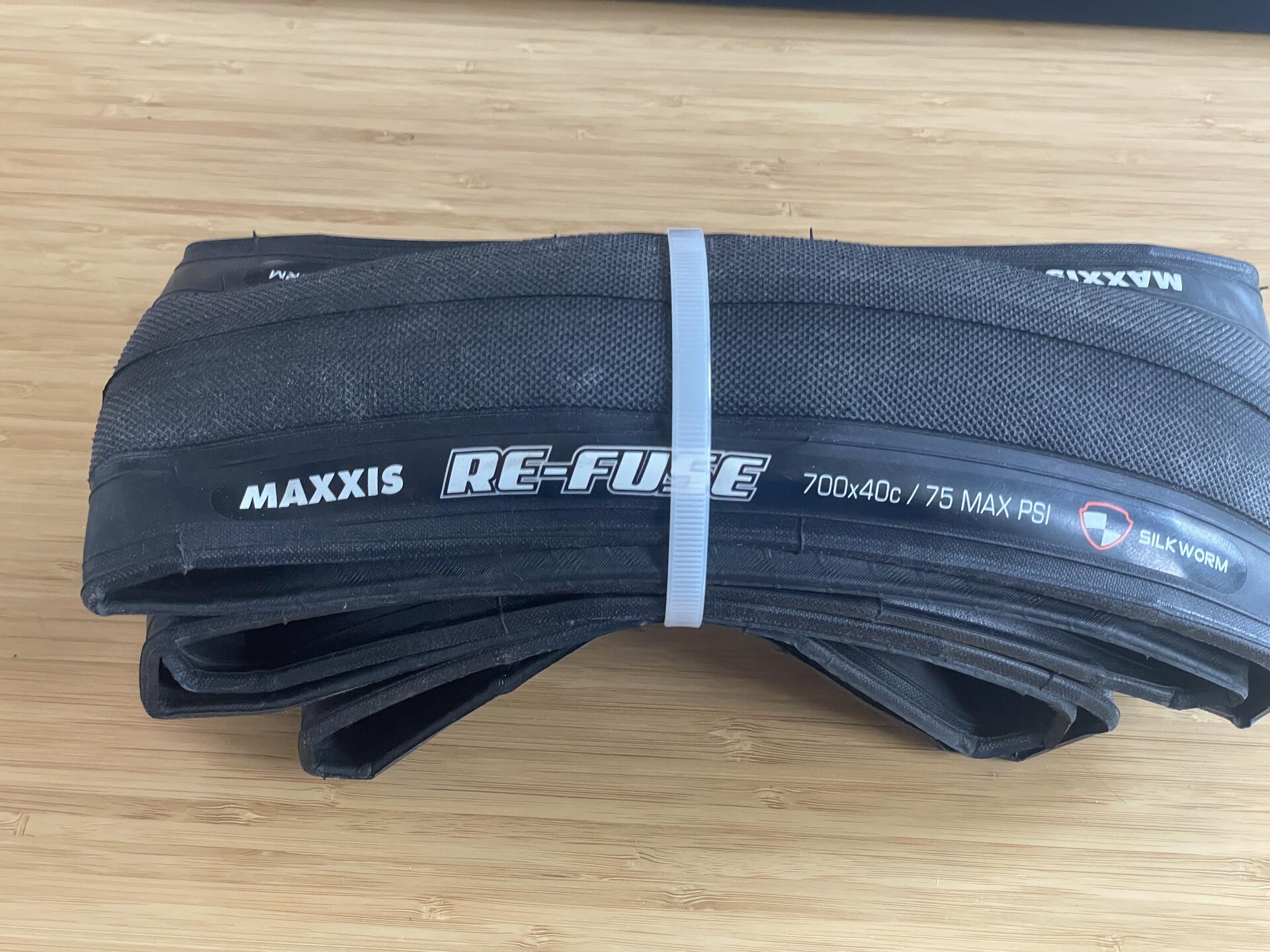 New Maxxis Re-Fuse Folding Tire 700x40c Silkworm Black | eBay