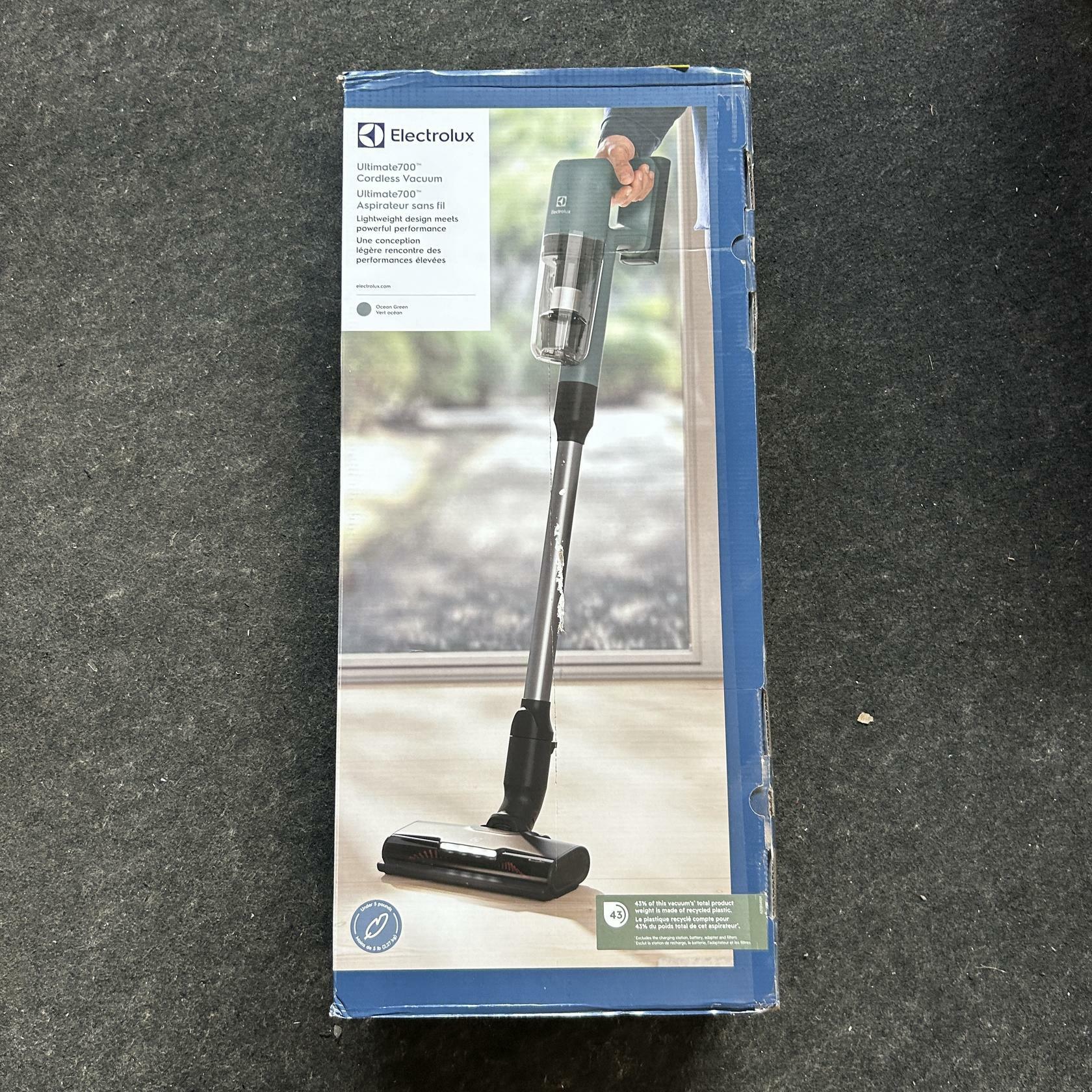 Electrolux Ultimate700 Cordless Stick Vacuum Cleaner, (Ocean Green