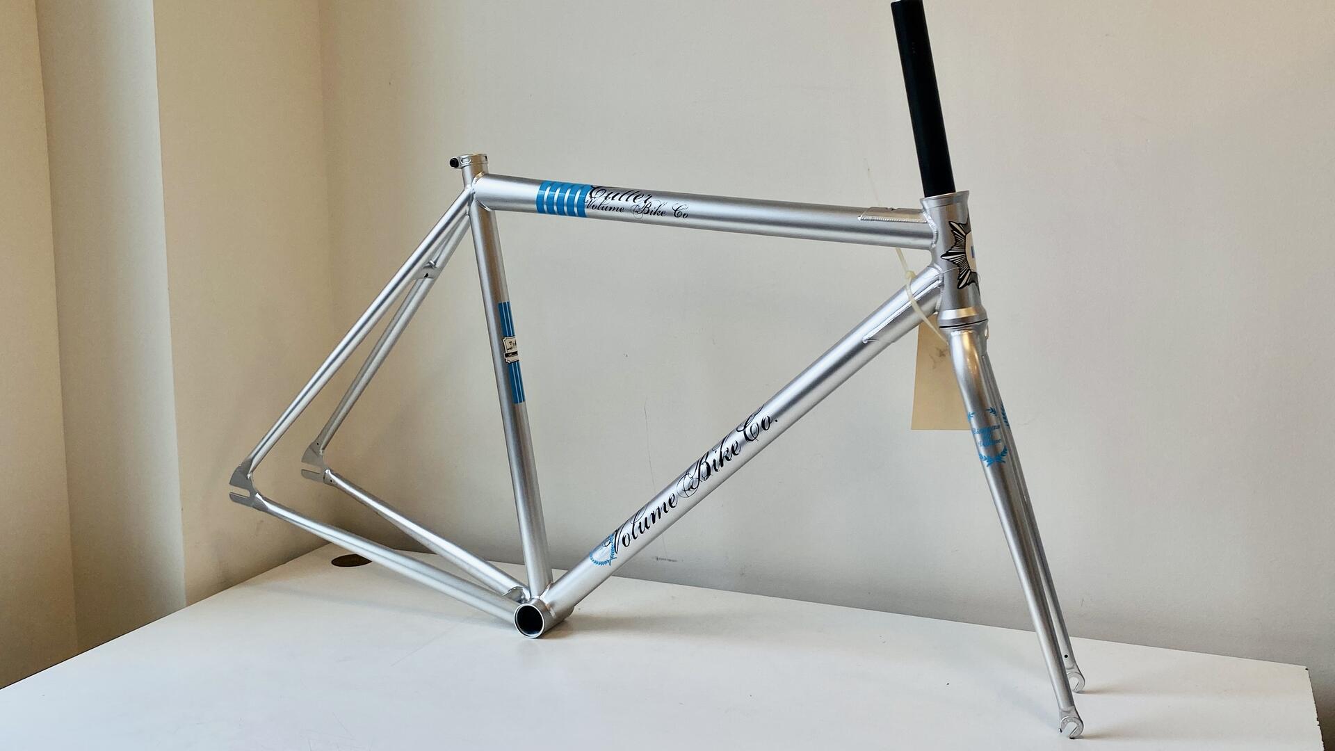 NOS Volume Cutter V1 Silver/Raw Frame & Fork 53cm Eng. Thread BB