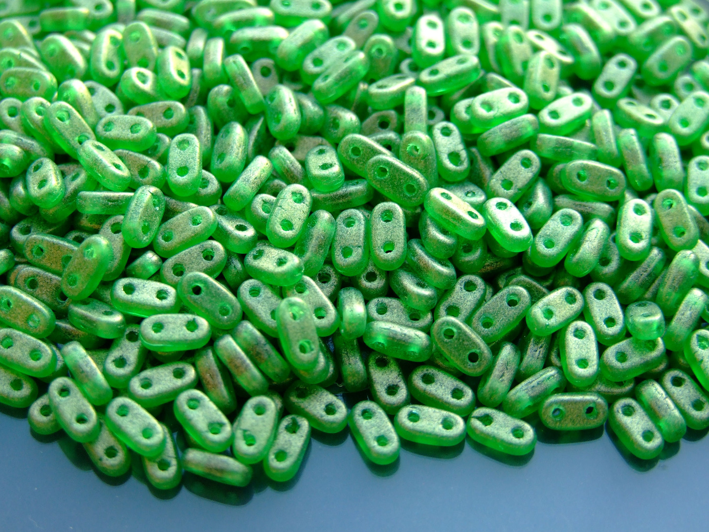 25pcs Czechmates Dagger Beads 16mm x 5mm Peridot