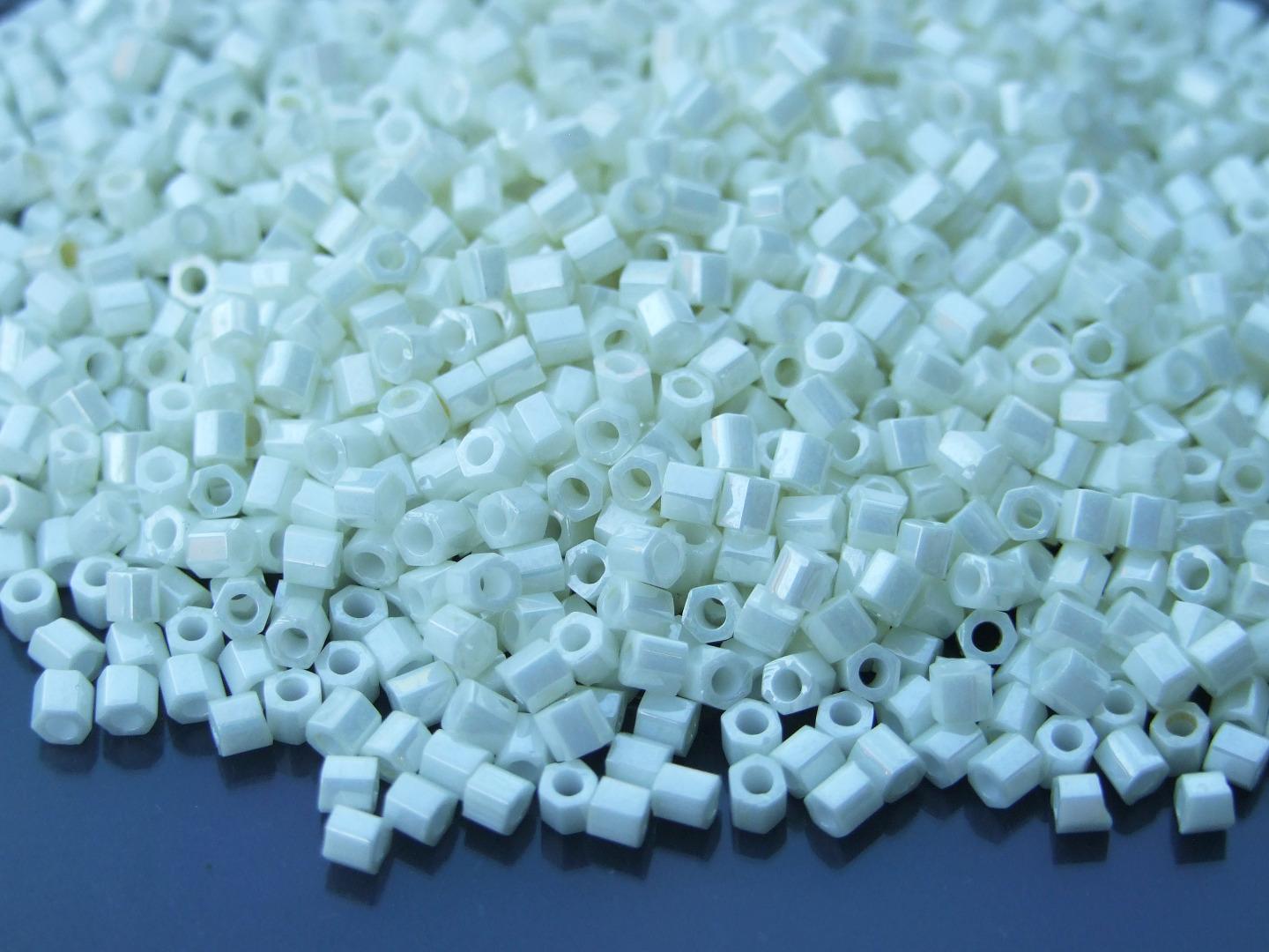 10g TOHO 8/0 Hexagon Japanese Seed Beads 3mm 16 Colors To Choose - Picture 12 of 17