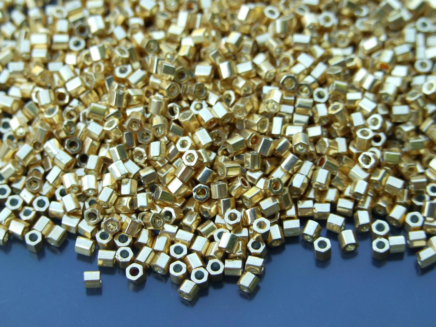 10g TOHO 8/0 Hexagon Japanese Seed Beads 3mm 16 Colors To Choose - Picture 16 of 17