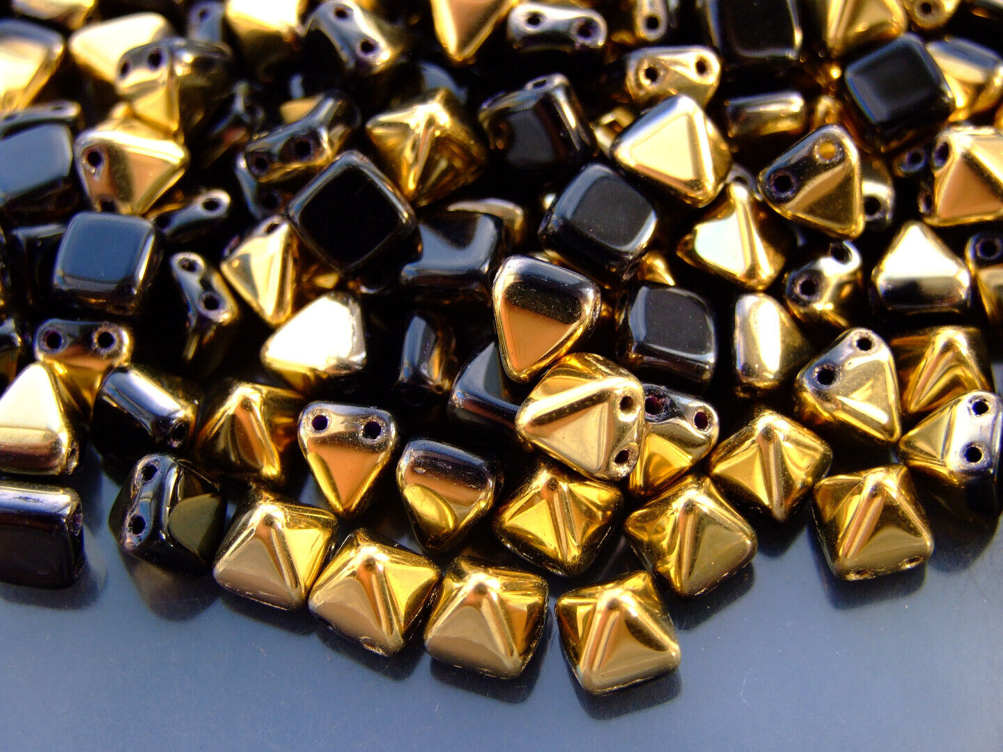 20x Pyramid Czech Seed Beads 6x6mm 10 Colors to Choose Jewellery Making - Picture 5 of 10