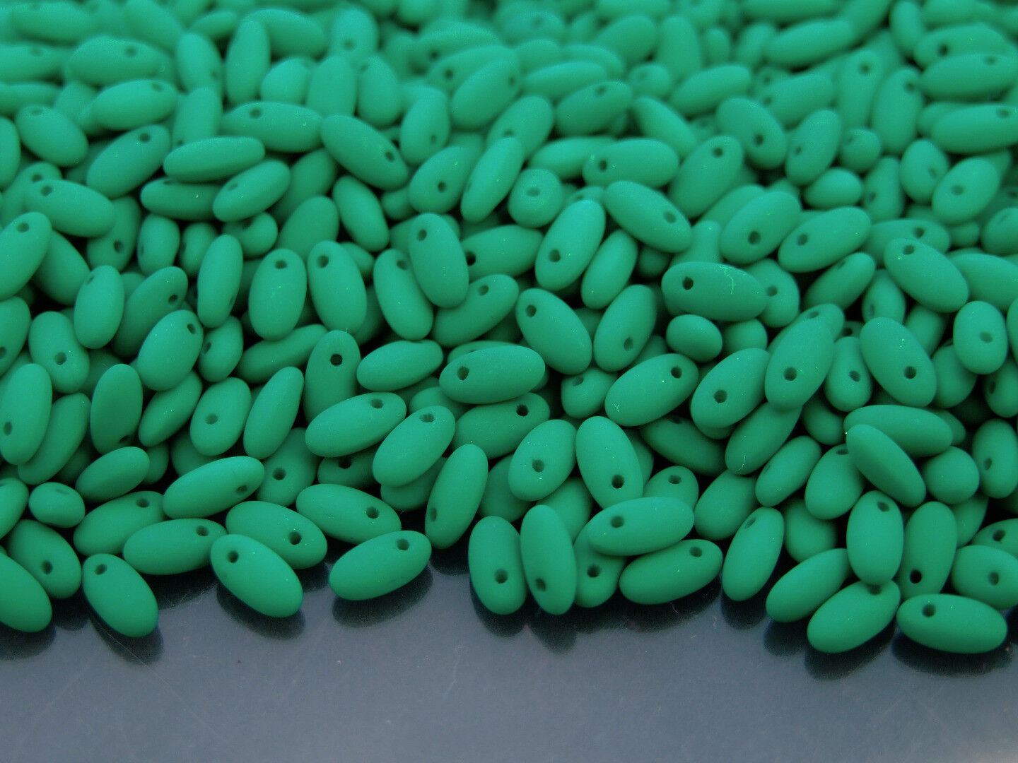 10g Rizo Czech Seed Beads 2.5x6mm 35 Colors to Choose Jewelry Making Beading - Picture 5 of 34