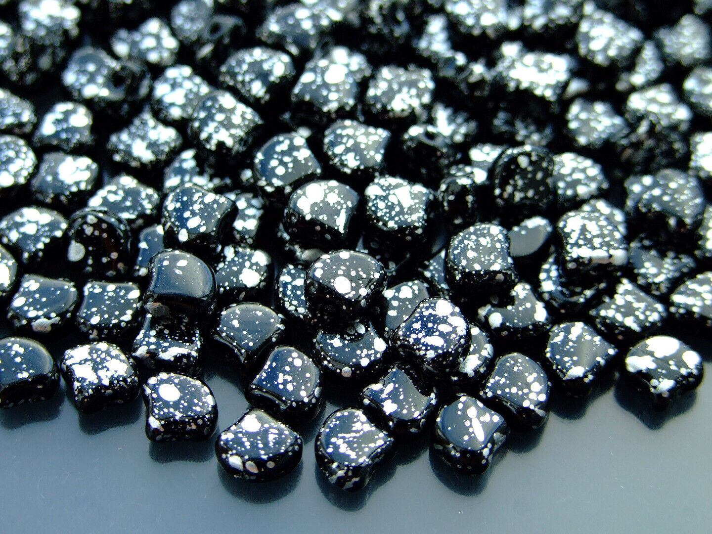 10g Matubo Ginko Duo Czech Seed Beads 7.5x7.5mm 70 Colors to Choose Beading - Picture 27 of 69
