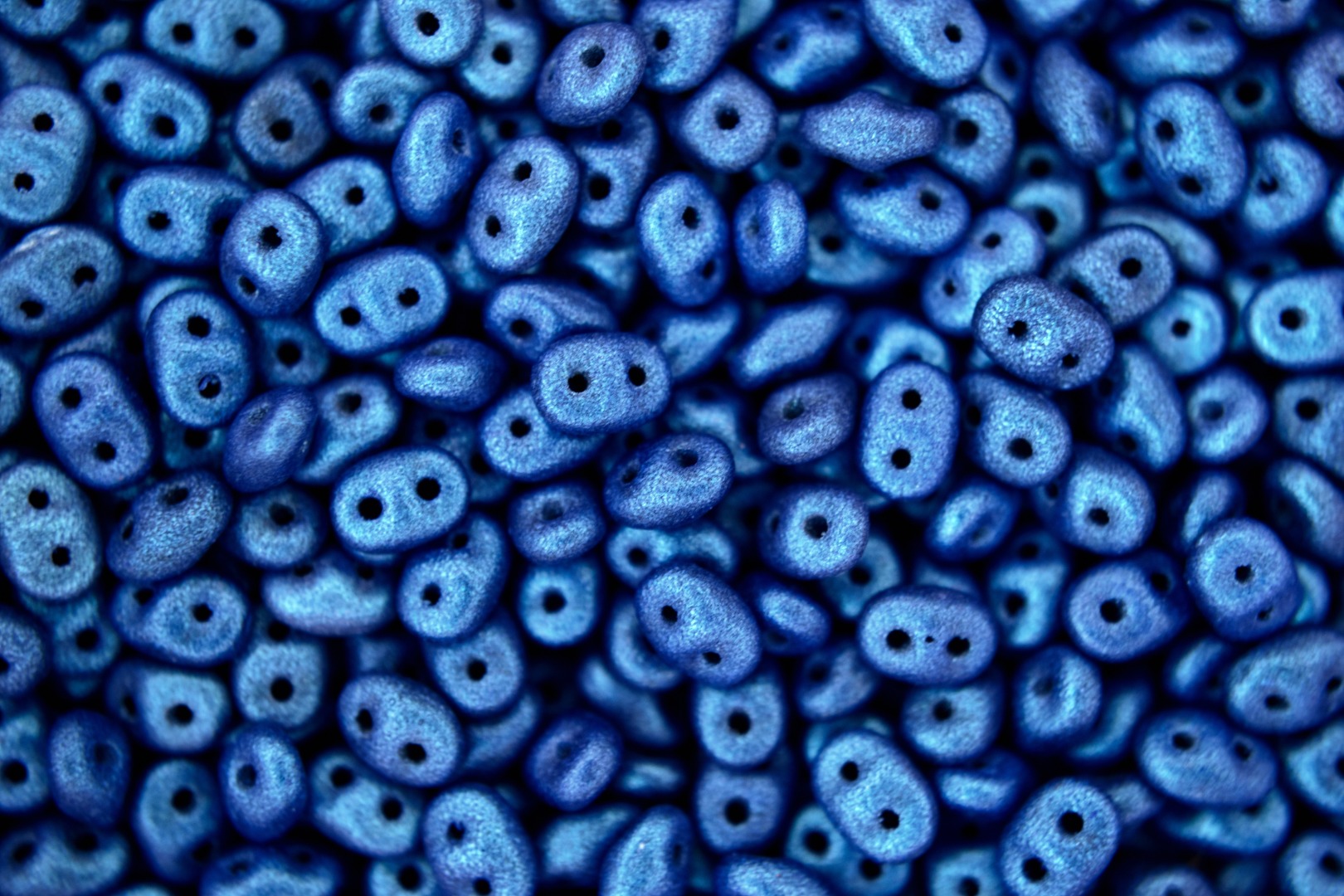 10g-100g Matubo SuperDuo Czech Seed Beads 2.5x5mm Matte Metallic Suede Blue - Picture 4 of 5