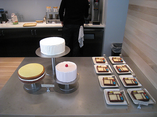 Wayne Thiebaud-inspired cakes at the new Rooftop Garden BLUE BOTTLE cafe!