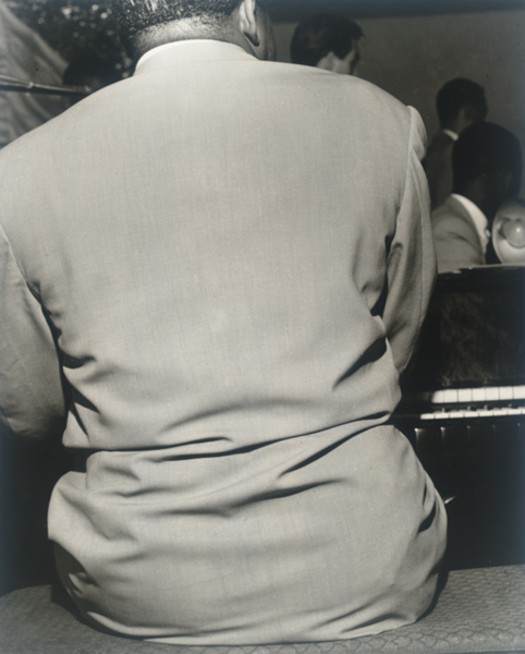 William R. Heick, _Count Basie at Piano_, 1949; Collection SFMOMA, Accessions Committee Fund purchase; © William Heick