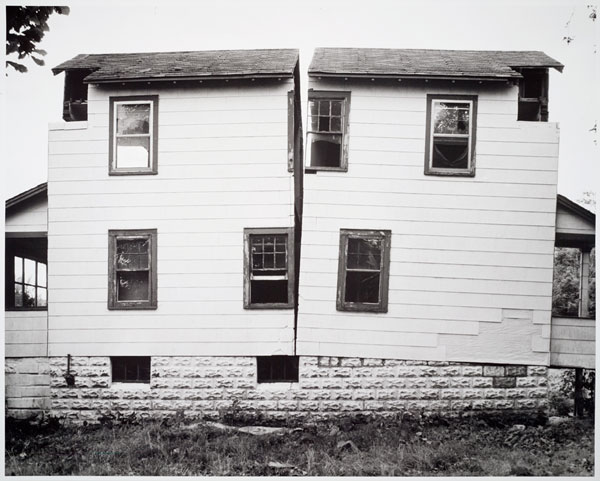 Gordon Matta-Clark, Splitting,1974