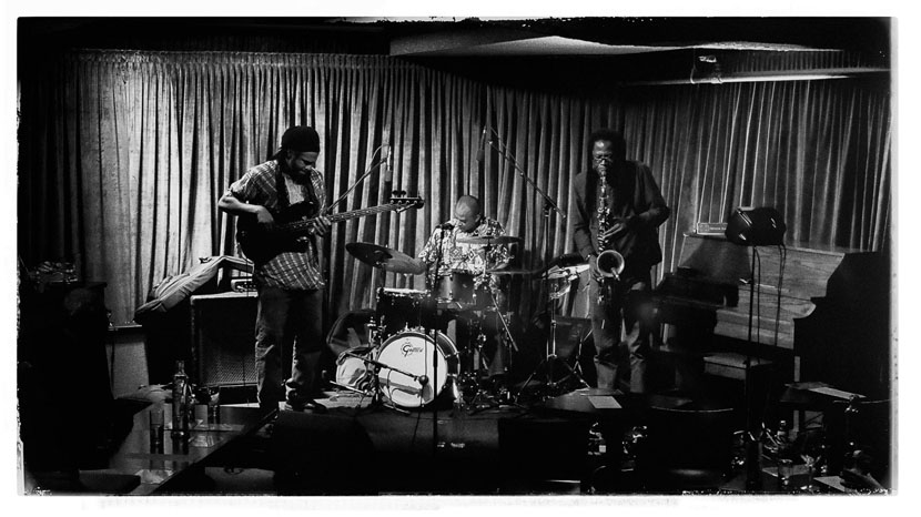 Black and White live performance - By Raoul Ollman