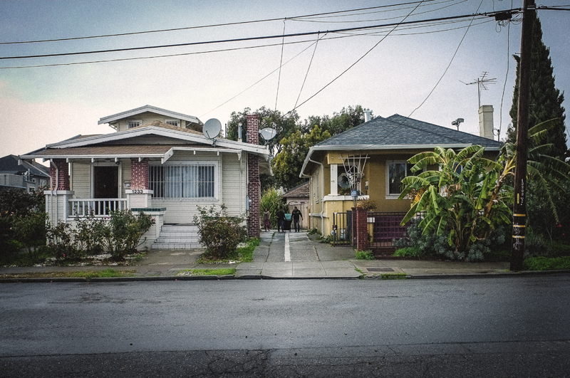 Homes near Ghost Ship. Photo by Elizabeth Holzer.