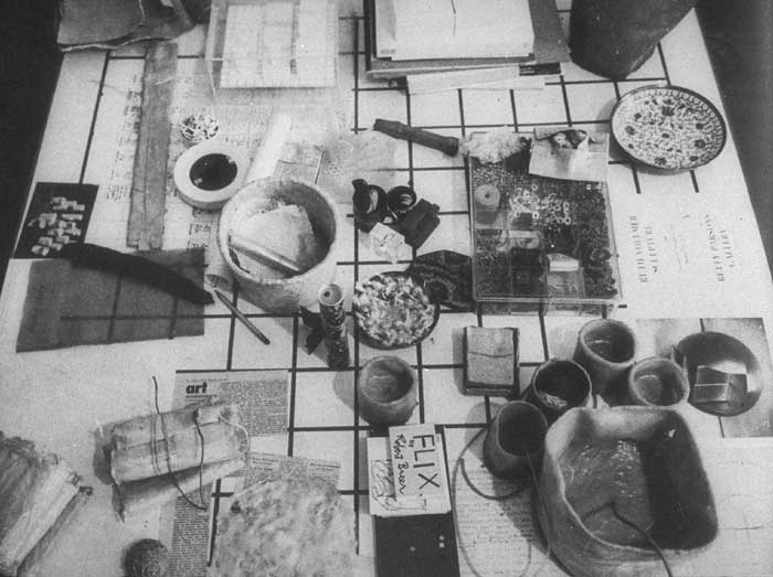 Hesse's coffee table (made by Sol Lewitt) with test pieces. © 2017 Solomon R. Guggenheim Foundation, New York.
