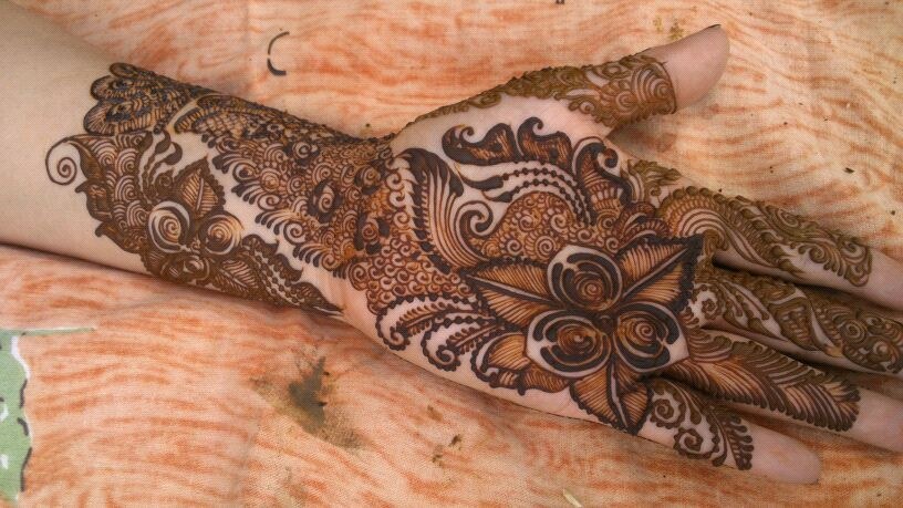 Aaka Mehandi Arts - Portfolio