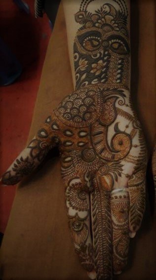Aaka Mehandi Arts - Portfolio