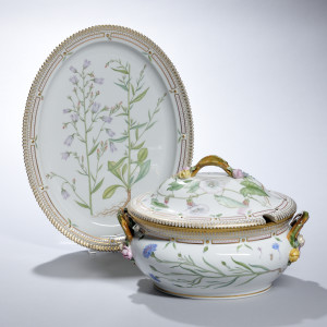 Royal Copenhagen Porcelain "Flora Danica" Soup Tureen and Platter, Denmark, c. 1985-91 (Lot 795, Estimate: $$2,000-3,000)