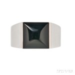 18kt White Gold and Onyx Ring, Cartier (Lot 1025, Estimate: $1,500-2,000)