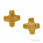 18kt Gold Earclips, Christopher Walling (Lot 1010, Estimate $700-900)
