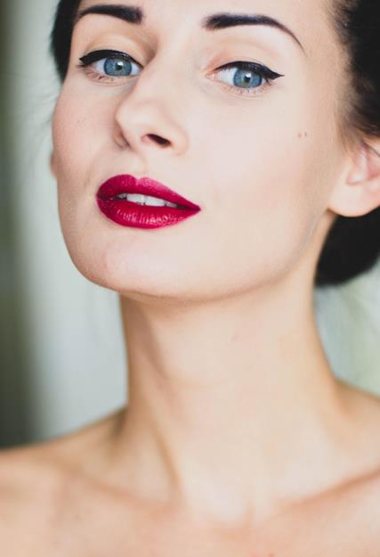 How-To-Make-Your-Makeup-Last-All-Wedding-Day-1