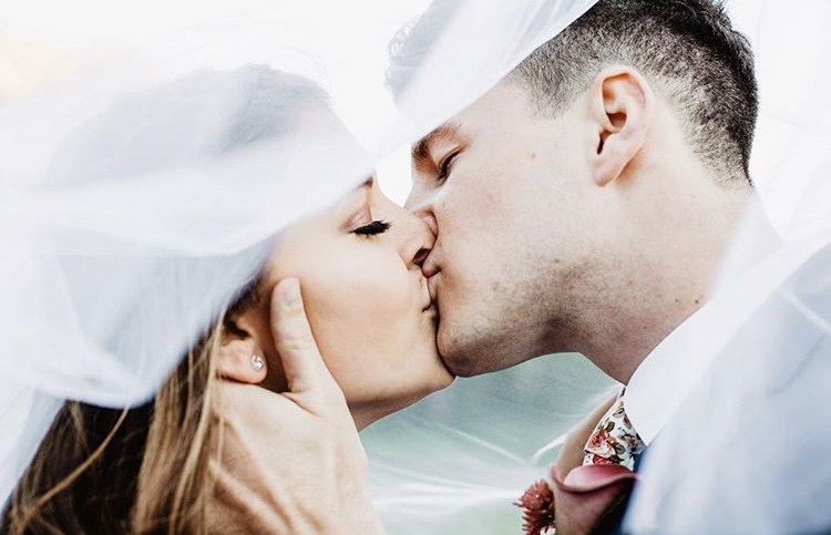 6-Must-Have-Shots-on-Your-Wedding-Day-bride-and-groom