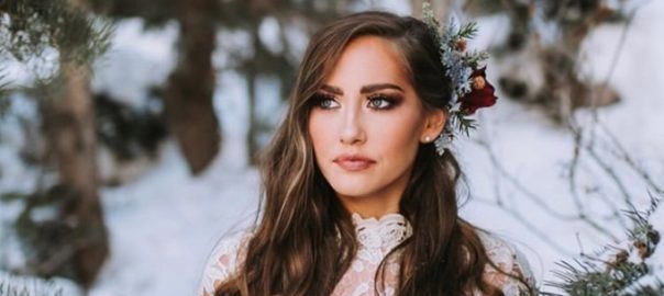5-Popular-Color-Schemes-for-Your-Lovely-Winter-Wedding-Ivory-Periwinkle-and-Currant-featured