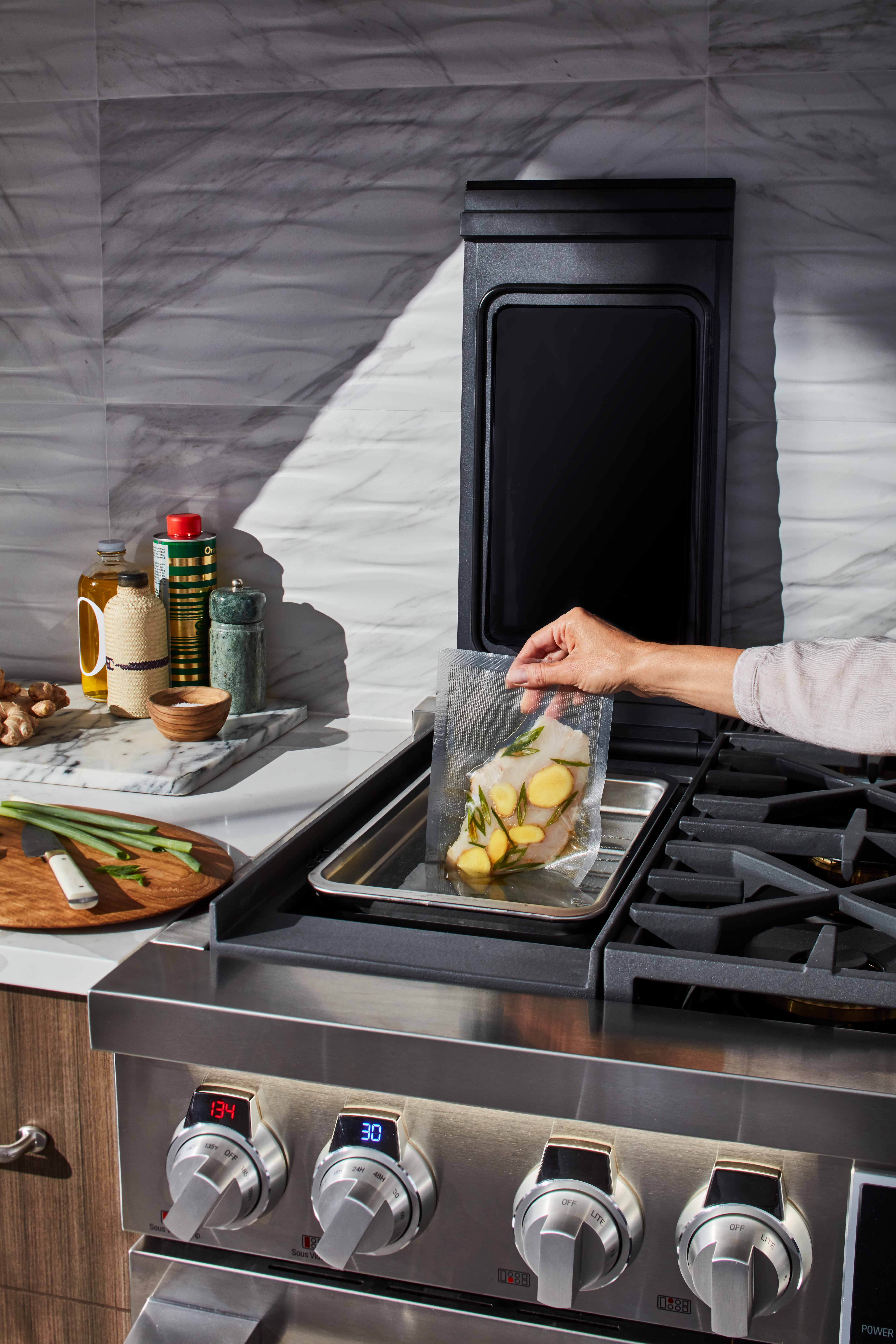 Range features builtin sous vide For Residential Pro