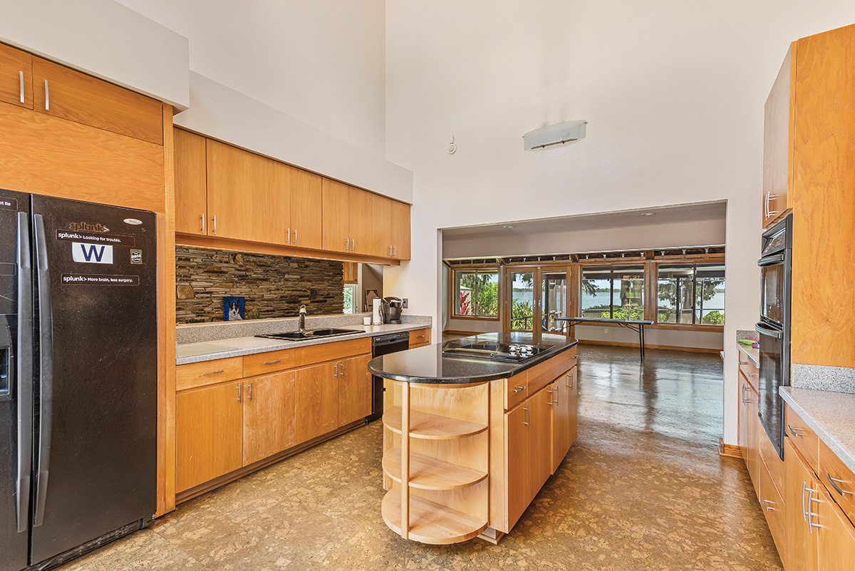 Dramatic-Details-and-Beams-02