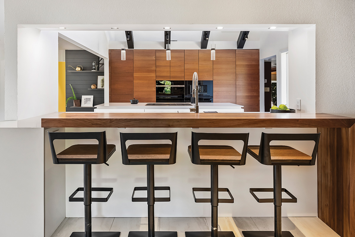 Dramatic-Details-and-Beams-07