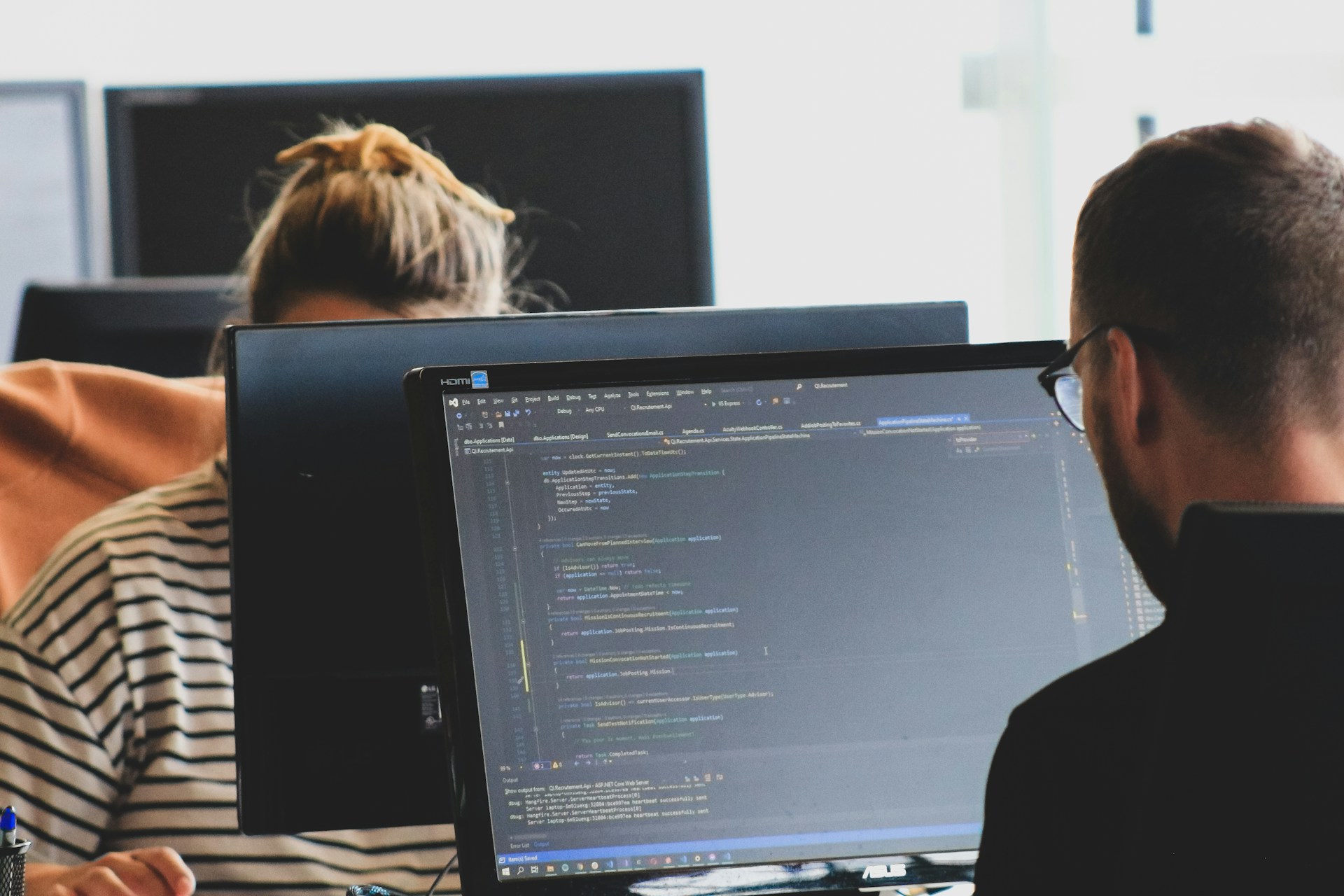 Troubleshooting Internet Downtime: How Fibre Minimizes Office Disruptions