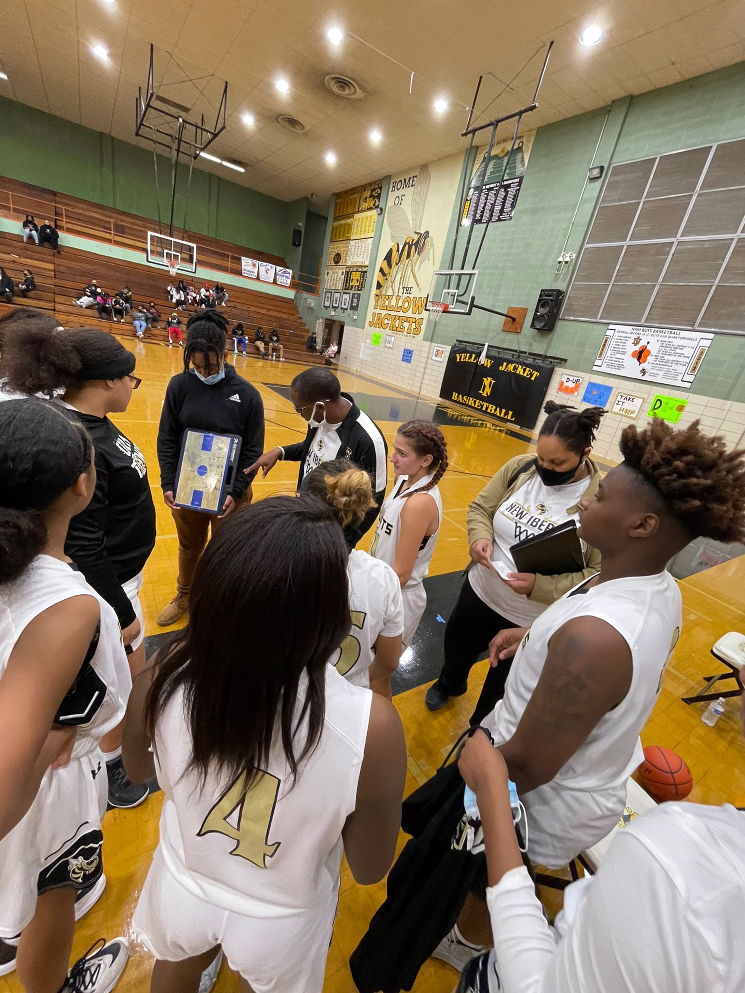 The Opelousas Tigers lead the New Iberia Yellow Jackets 35 to 14 in the