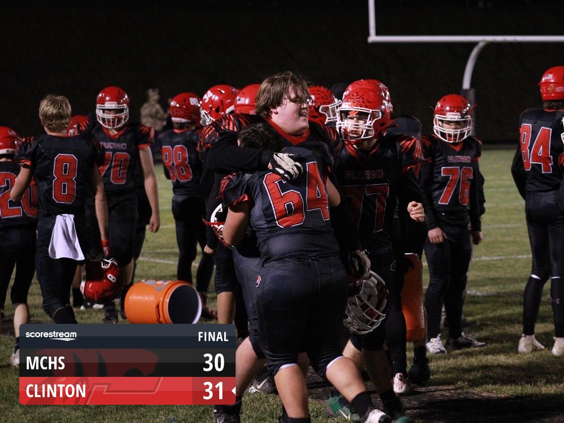 The Clinton Redwolves defeat the Michigan Collegiate Cougars 31 to 30