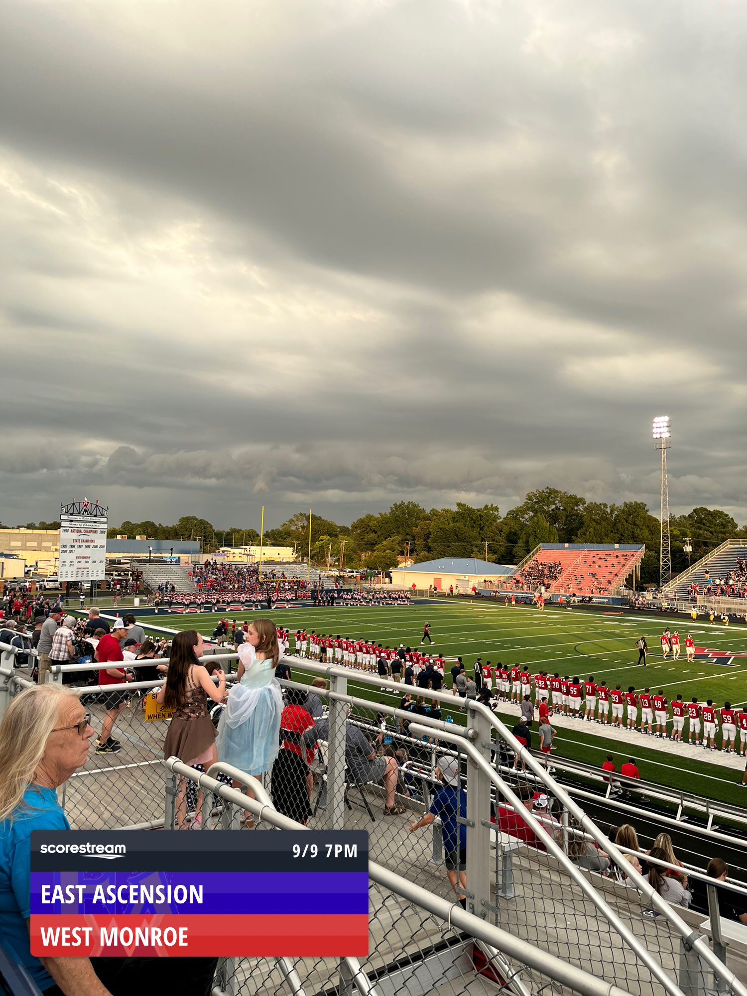 The East Ascension Spartans defeat the West Monroe Rebels 16 to 10