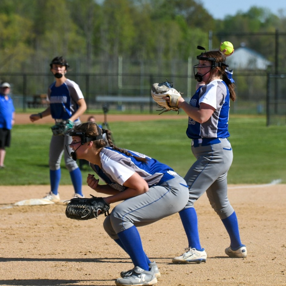 The NDCL Lions defeat the Hubbard Eagles 10 to 2 ScoreStream