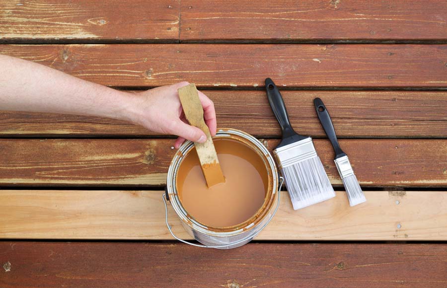 staining-your-deck