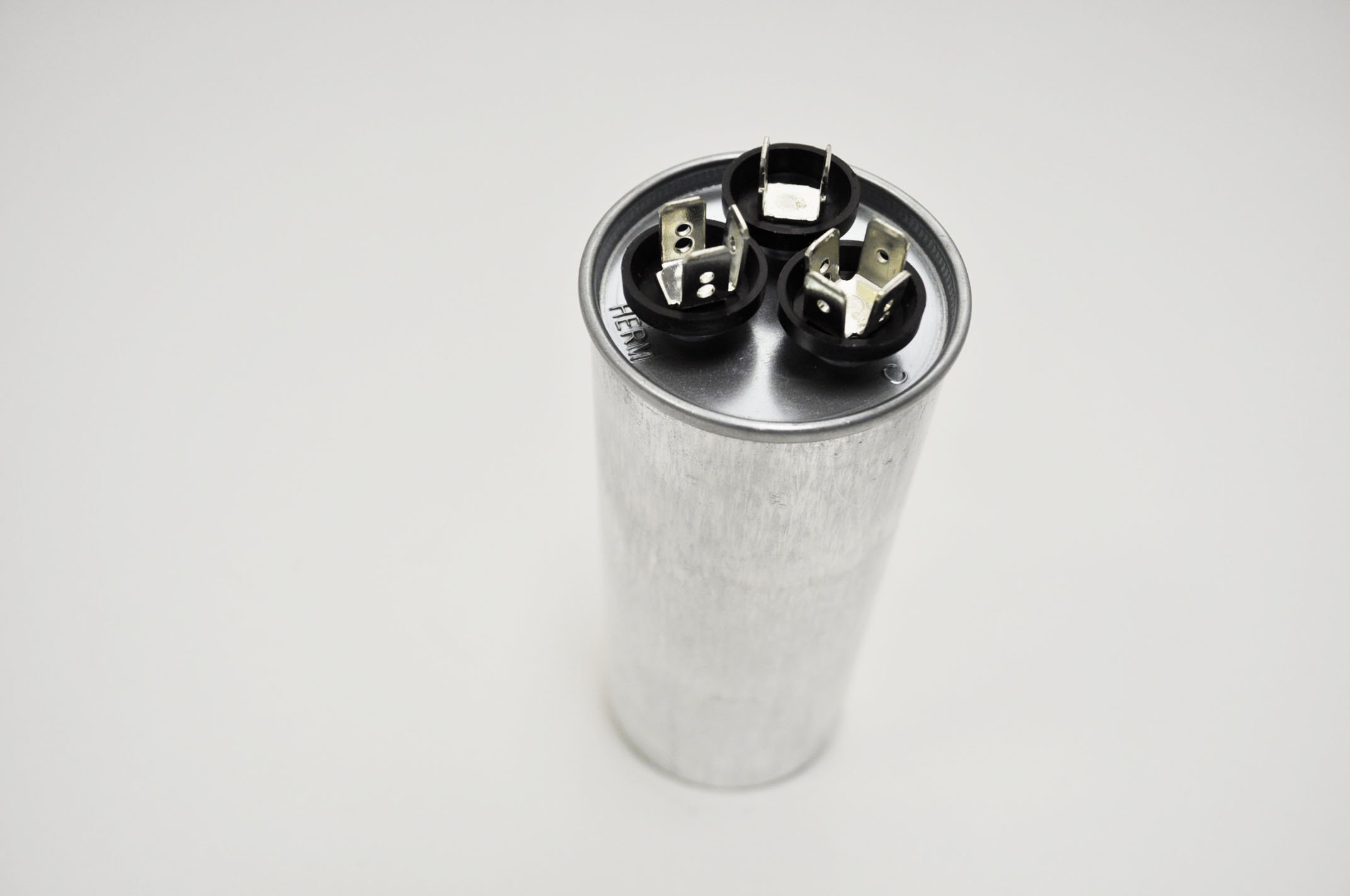 thumbnail image 2 of HVAC Or Motor Repair: JARD 35+5 UF MFD 440V VAC Dual Run Capacitor – Round, Silver (MPN 12783) 2 of 3