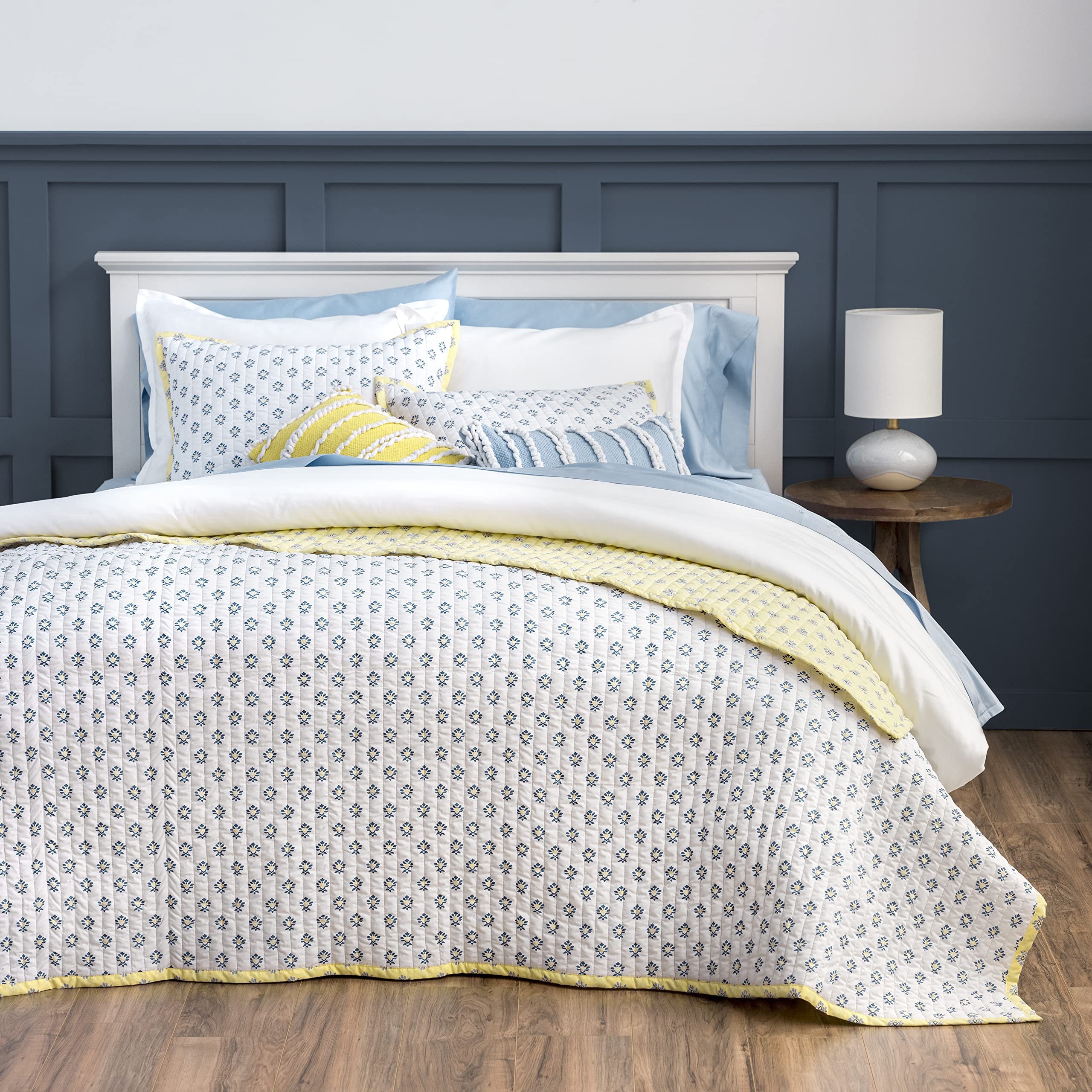 Martha Stewart - Brandclub - Martha Stewart Monaco Multi Color Queen Quilt  Set - 3 Piece, 100% Cotton, Reversible, Cool, Percale Weave, Soft \u0026 Printed  Lightweight Quilt, Summer Bedding, 1 Quilt, 2 Pillow Shams, image size:2560x2560