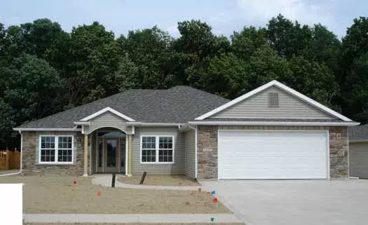 Traditional house plans 104-105 - front exterior, 1,683 sq ft, 3 bed, 2 bath house plans | Monster House Plans