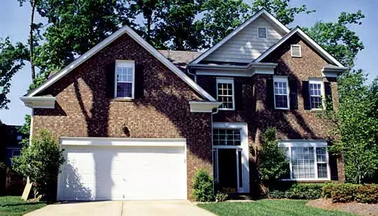 Traditional house plans 106-169 - front exterior, 2,023 sq ft, 3 bed, 2 bath house plans | Monster House Plans