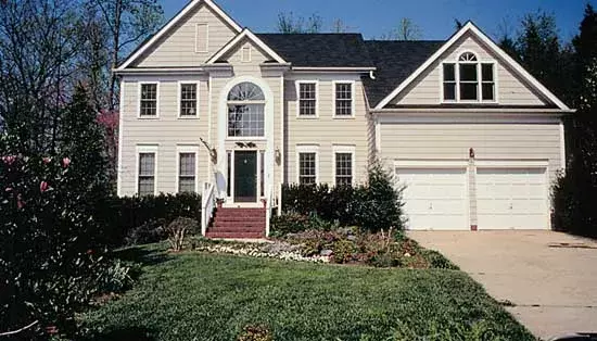 Traditional house plans 106-222 - front exterior, 2,456 sq ft, 4 bed, 2 bath house plans | Monster House Plans