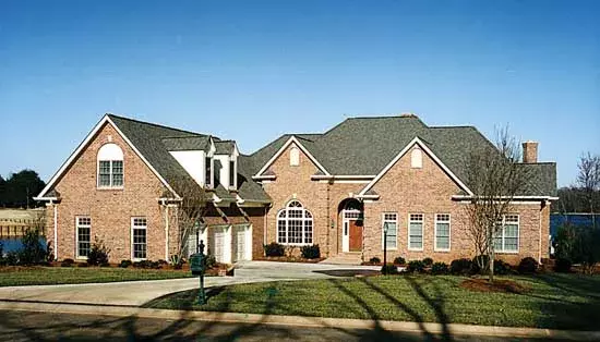 Traditional house plans 106-474 - front exterior, 3,725 sq ft, 6 bed, 4 bath house plans | Monster House Plans