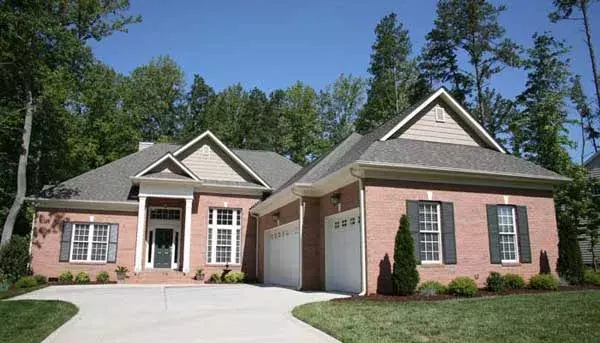 Traditional house plans 106-690 - front exterior, 2,325 sq ft, 3 bed, 2 bath house plans | Monster House Plans