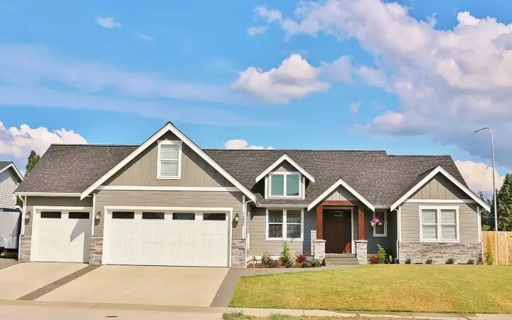 Craftsman house plans 20-132 - front exterior, 2,148 sq ft, 3 bed, 2 bath house plans | Monster House Plans