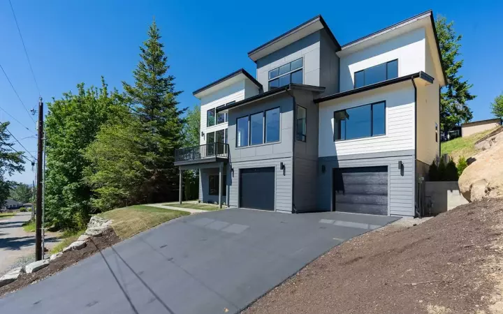 Contemporary house plans 20-198 - front exterior, 2,589 sq ft, 3 bed, 3 bath house plans | Monster House Plans